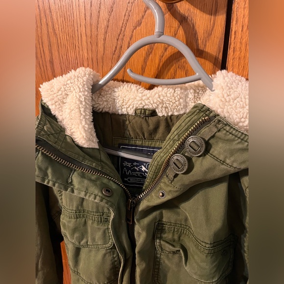 American Eagle Outfitters Olive Green Parka Coat w/ Sherpa Lined Hood - Size Med - Picture 6 of 6